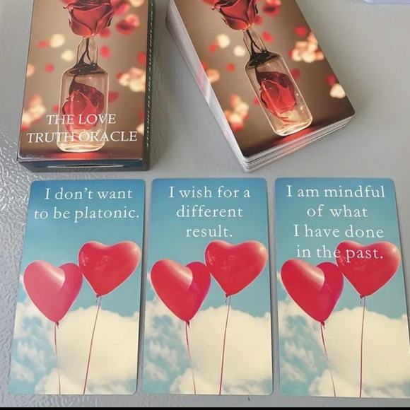 New Love Truth Oracle Deck, Velvet Carrying Pouch & Stickers - Picture 3 of 5